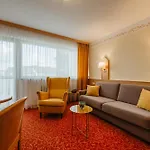 Maximilian 3*